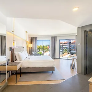 Deluxe King Room Sea View